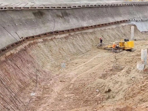 茫崖基坑边坡加固